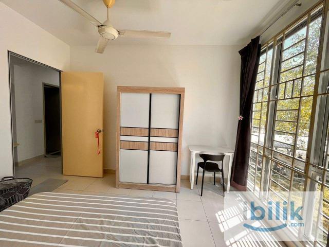 Room for rent in Petaling, Alam Impian