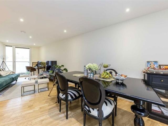 House for rent in Canary Gateway, Greater London