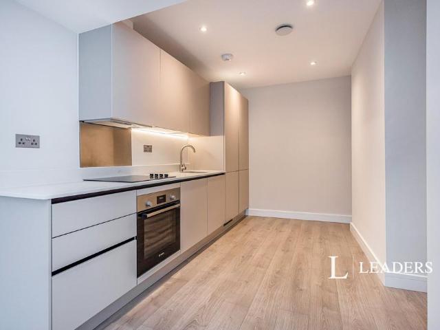 Apartment for rent in Perryfields, West Sussex