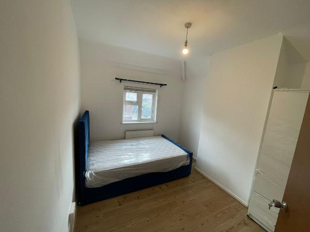 Room for rent in Well Hall, Greater London