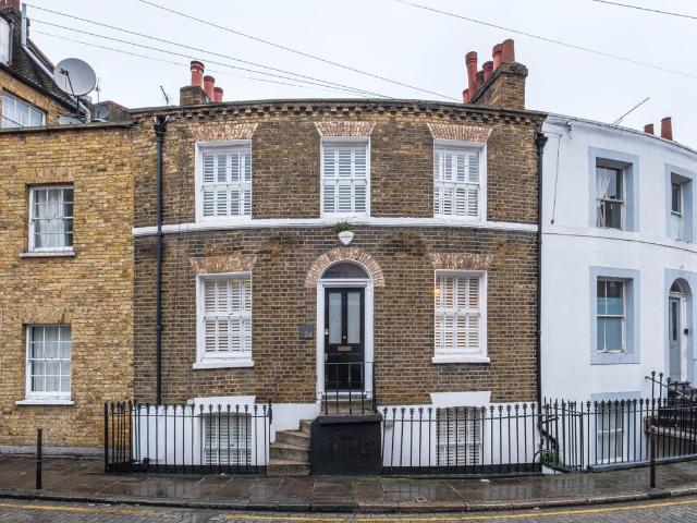 House for rent in Barnsbury, Greater London