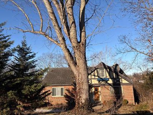House for sale in Roselawn, Ohio