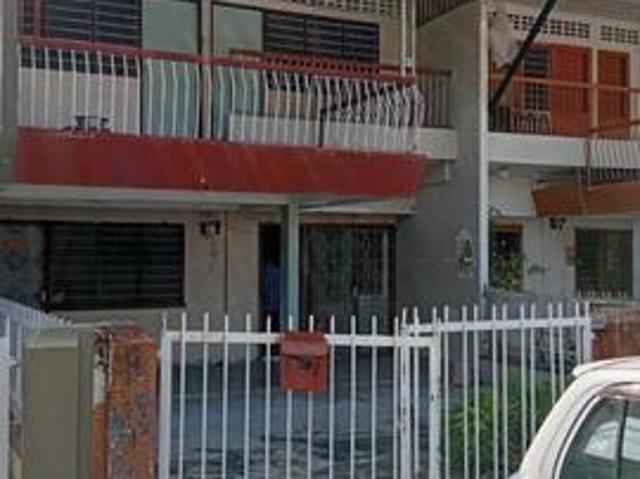Terraced House for sale in Malaka