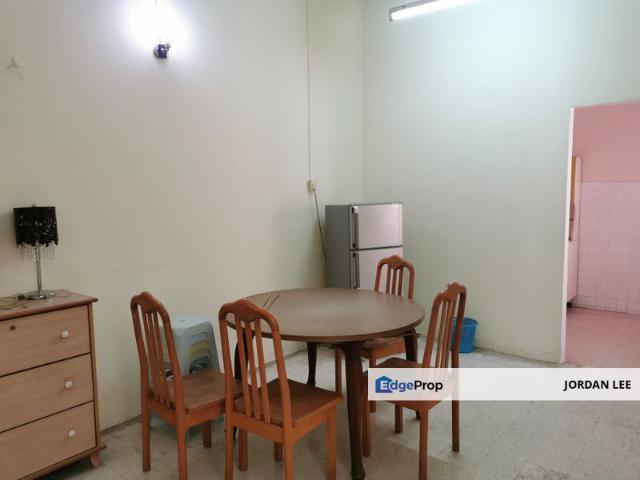 House for sale in Malaka