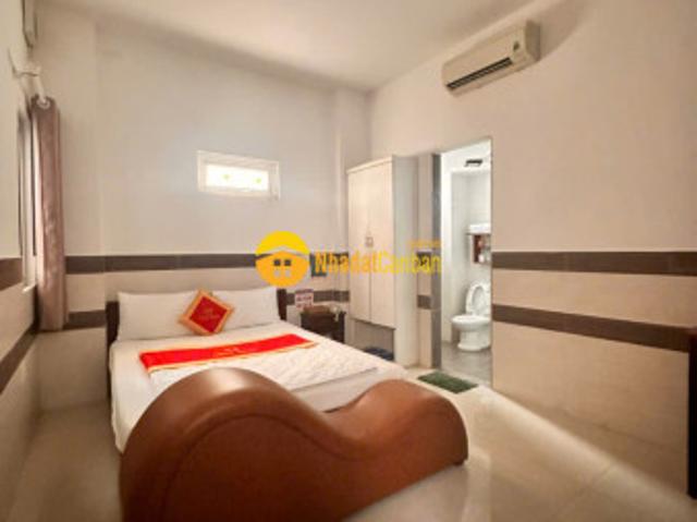 Nhà mặt phố bán