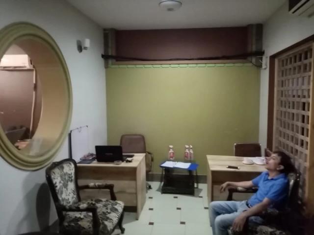 Commercial for rent in پی ای سی ایچ ایس بلاک 2, کراچی ڈویژن