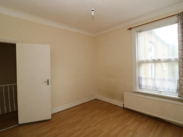 House for rent in Summerstown, Greater London