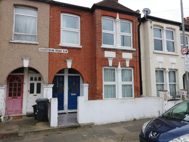 House for rent in Summerstown, Greater London