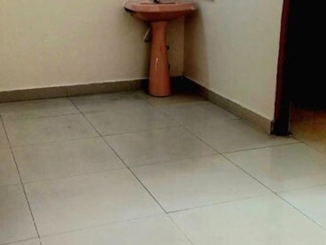 Property for rent in Deri