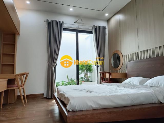 Nhà mặt phố bán