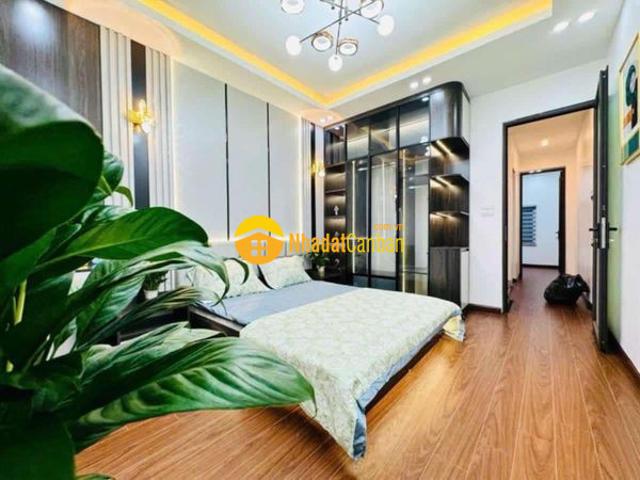 Nhà mặt phố bán