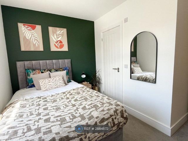 Room for rent in Penn Hill, Poole