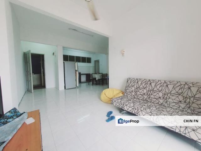 Condominium for sale in Malaka