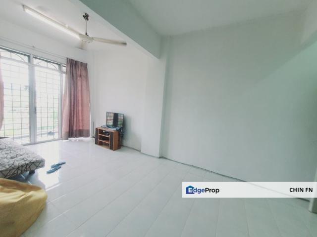 Condominium for rent in Malaka