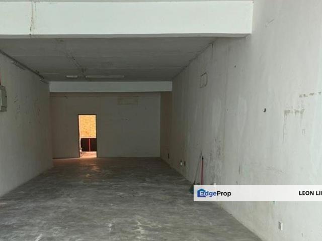 Shop for rent in Kajang, Langat