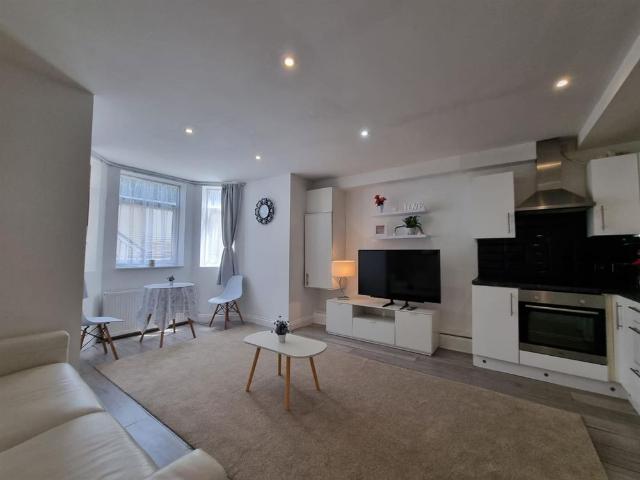 Apartment for rent in London Borough of Croydon, Greater London