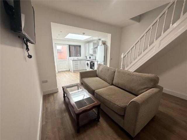 House for rent in Calderstones