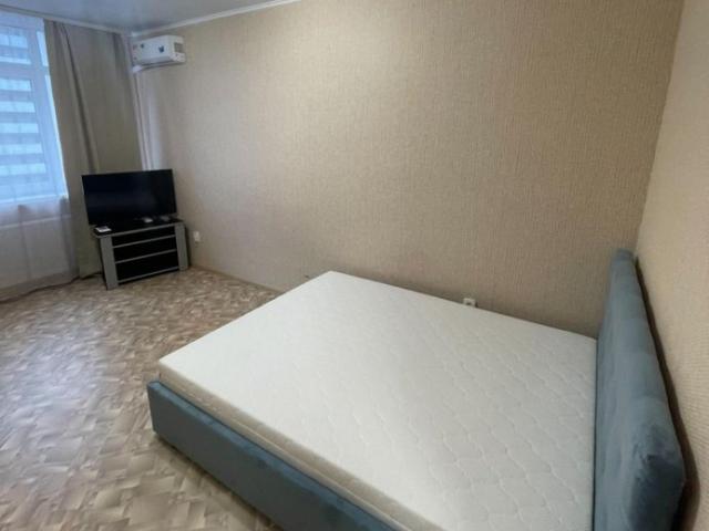 Квартира аренда в Позняки, Романкове