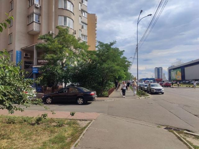 Коммерческая недвижимость продажа в 10-й мікрорайон, Київ