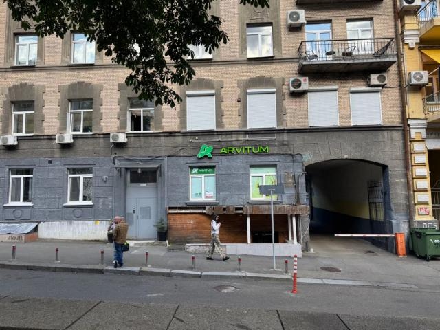 Коммерческая недвижимость продажа в Садиба Мерінга, Київ