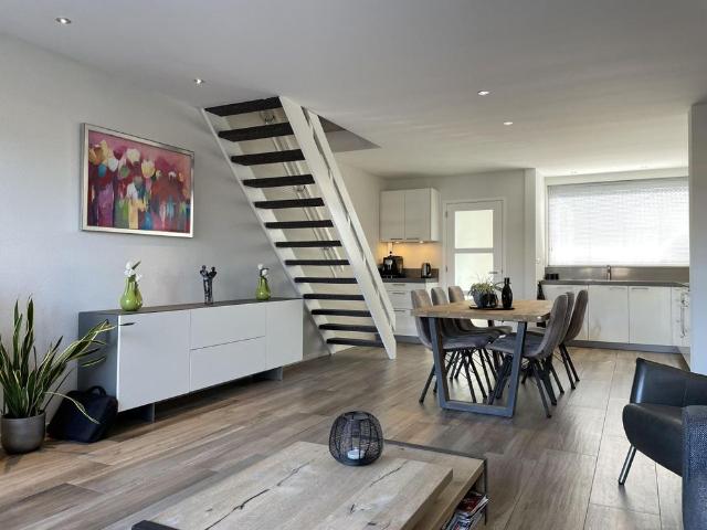 Woning te huur in Roelofarendsveen, Zuid Holland