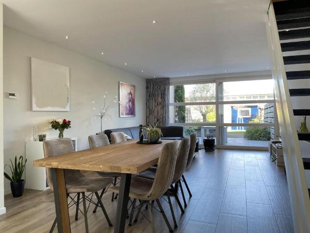 Woning te huur in Roelofarendsveen, Zuid Holland