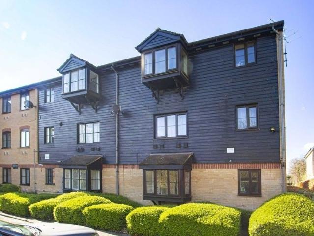 Studio for rent in London Borough of Hounslow, Greater London
