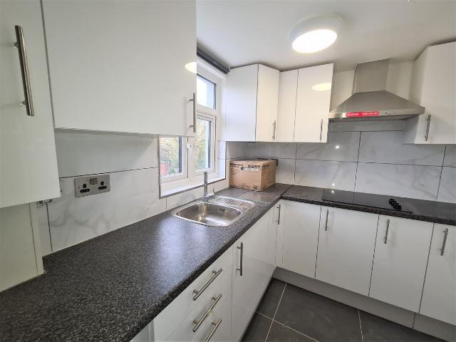 Room for rent in Kilburn, Greater London