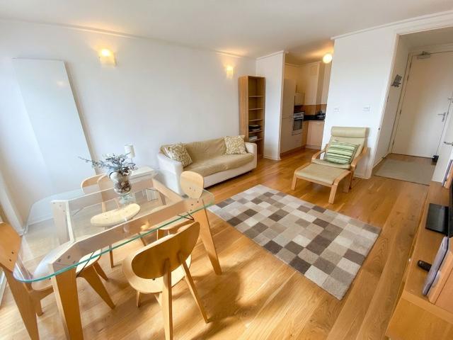 Apartment for rent in East Greenwich, Greater London
