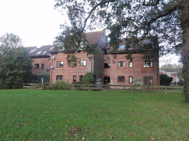 Apartment for rent in Fole, Surrey