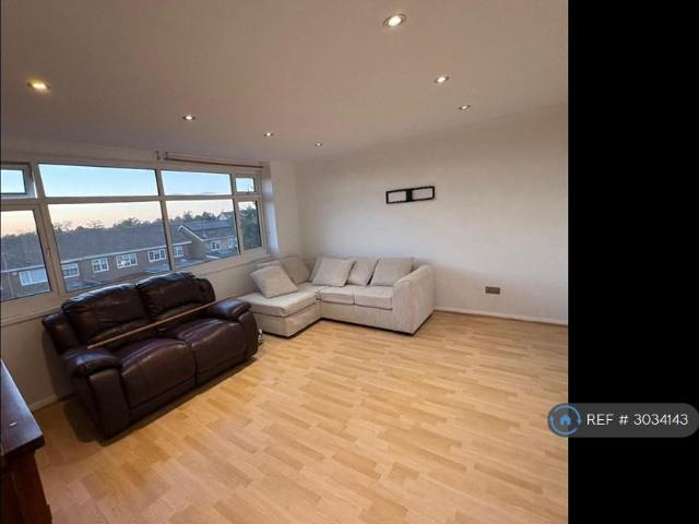 Apartment for rent in Sunbury, Surrey