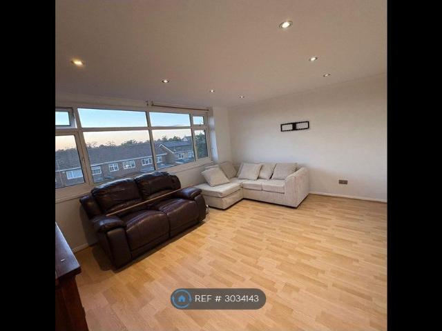 House for rent in Sunbury, Surrey