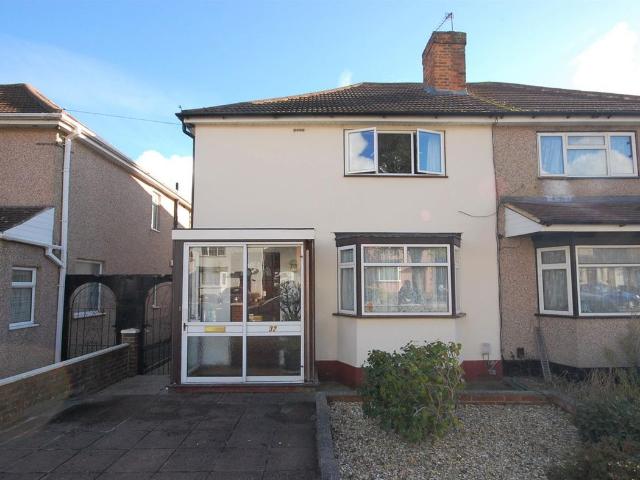 House for rent in London Borough of Ealing, Greater London