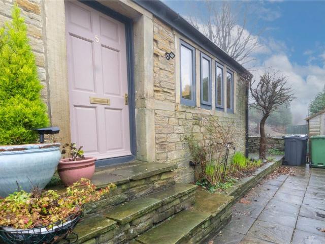 House for rent in Golcar, Kirklees