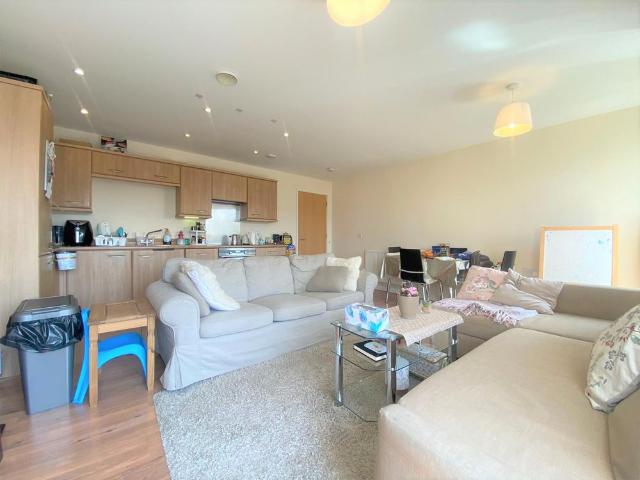 Apartment for rent in Yiewsley, Isle Of Man
