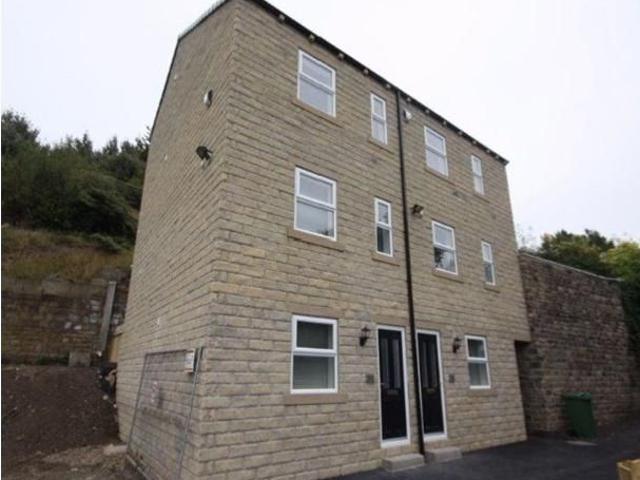 House for rent in Huddersfield, West Yorkshire