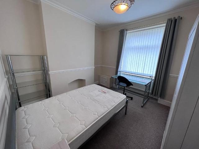 House for rent in St Thomas, Swansea