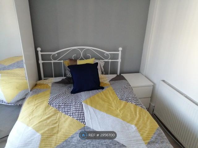 Apartment for rent in Nangreaves, Wales