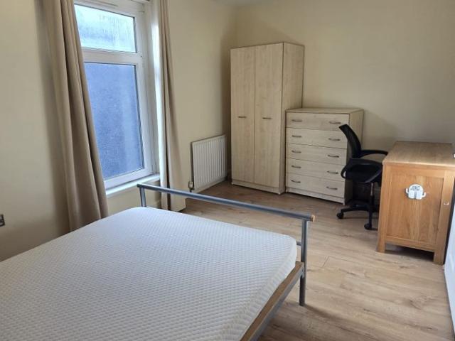 Room for rent in Nangreaves, Wales