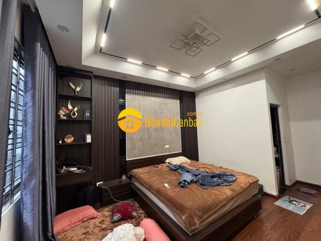 Nhà mặt phố bán