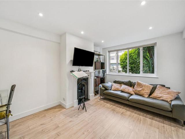 Apartment for rent in Earlsfield, Greater London