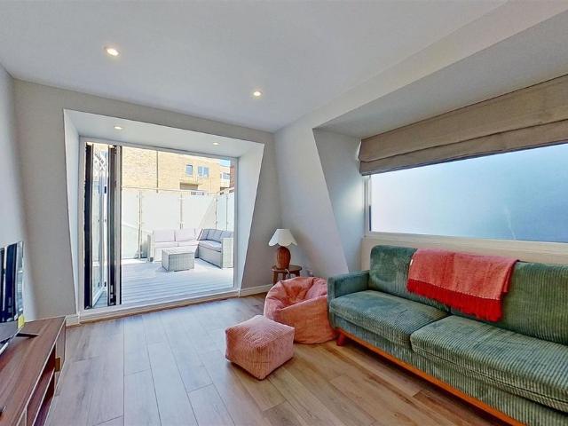 House for rent in London Borough of Wandsworth, Greater London