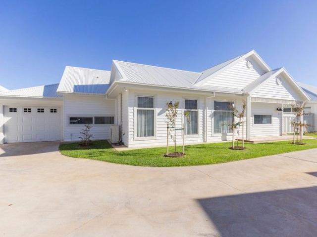 Townhouse for sale in Swan Hill, Victoria