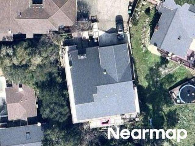 House for sale in Oakland
