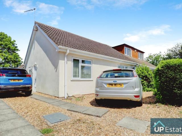 House for rent in Green Close, Warwickshire