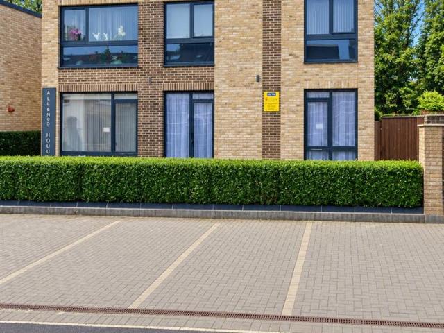 House for rent in New Barnet, Greater London
