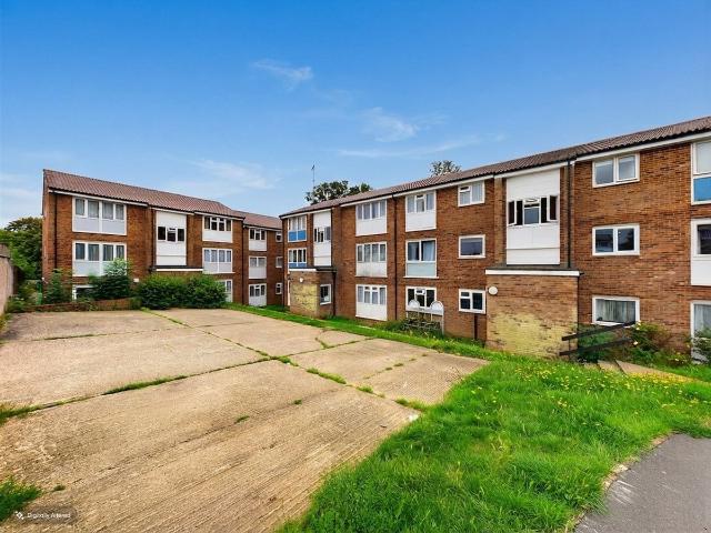 Apartment for rent in Maylands, Pouchen End