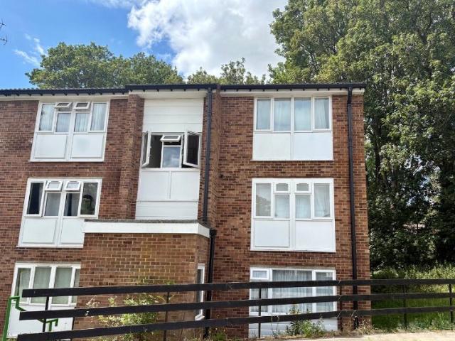 Apartment for rent in Woodhall Farm, Pouchen End