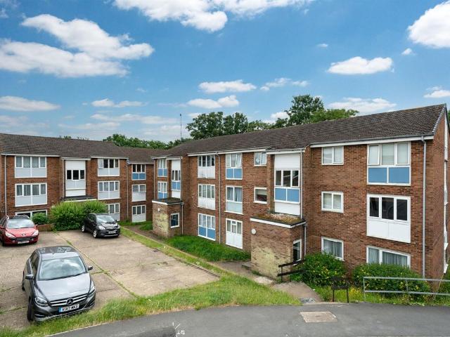 Apartment for rent in Maylands, Pouchen End