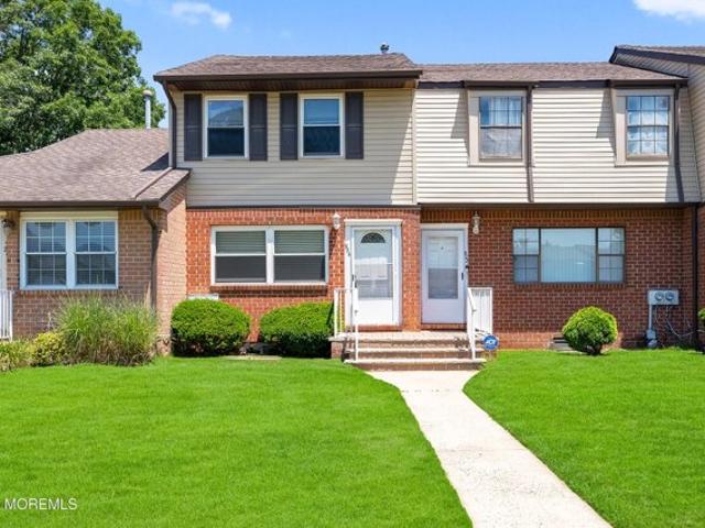 Condo for sale in Brick